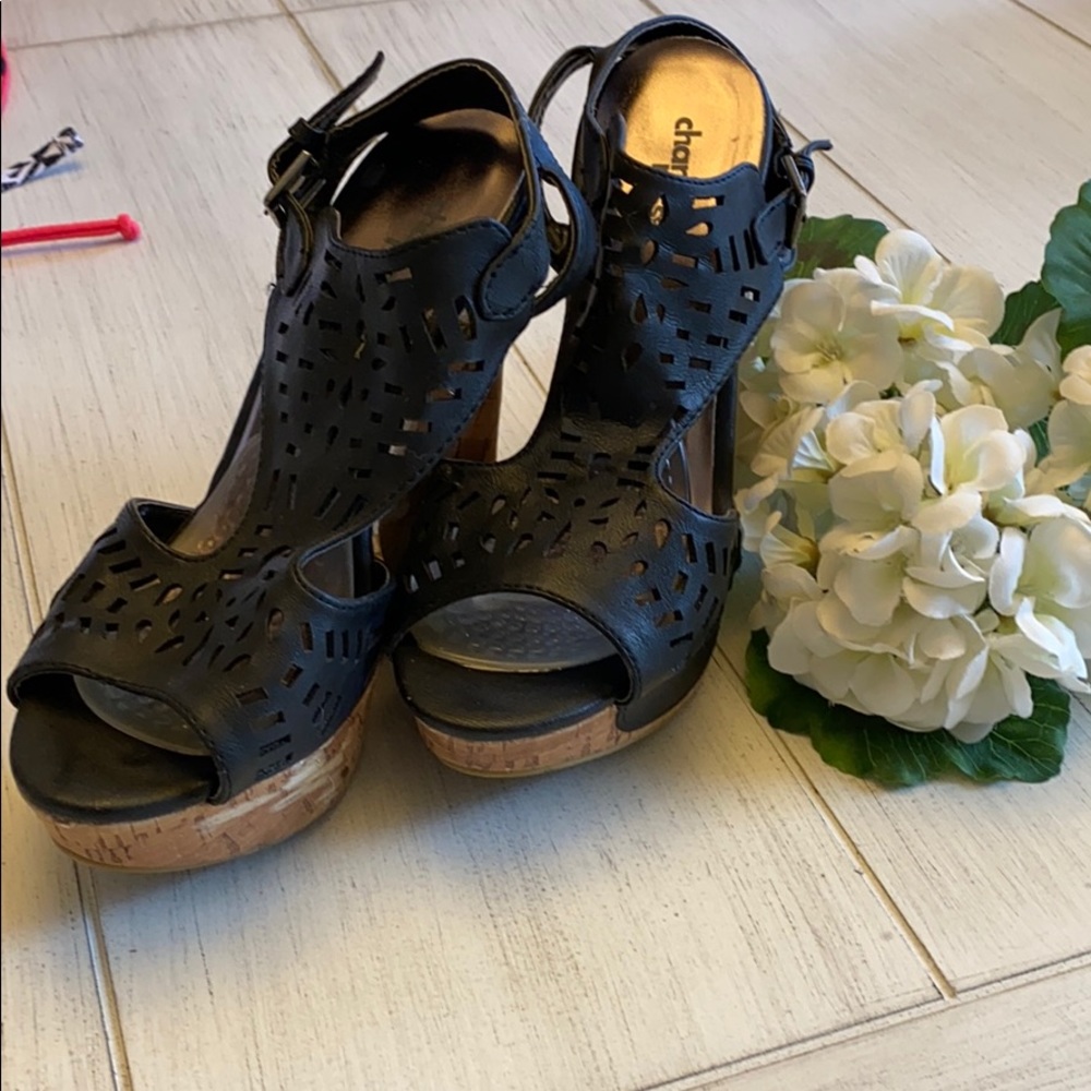 Black wedges